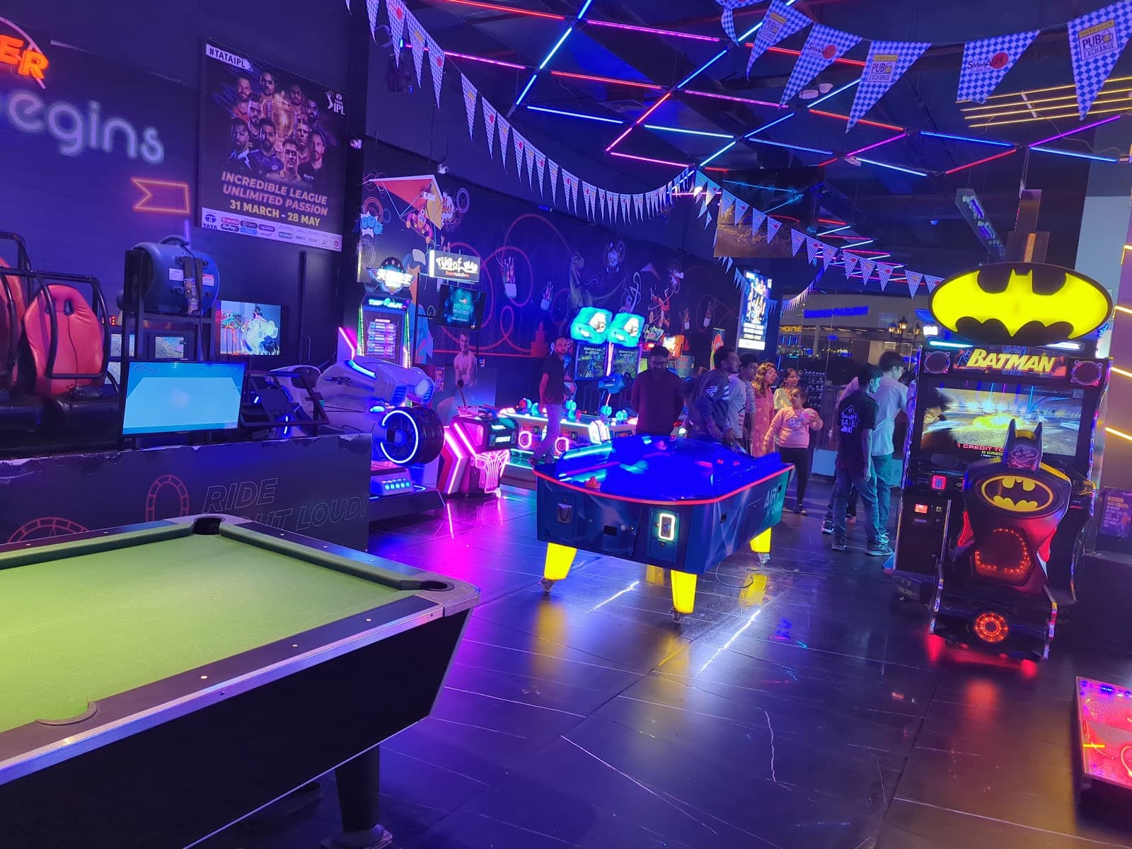 SMAAASH Airia Mall bowling guide