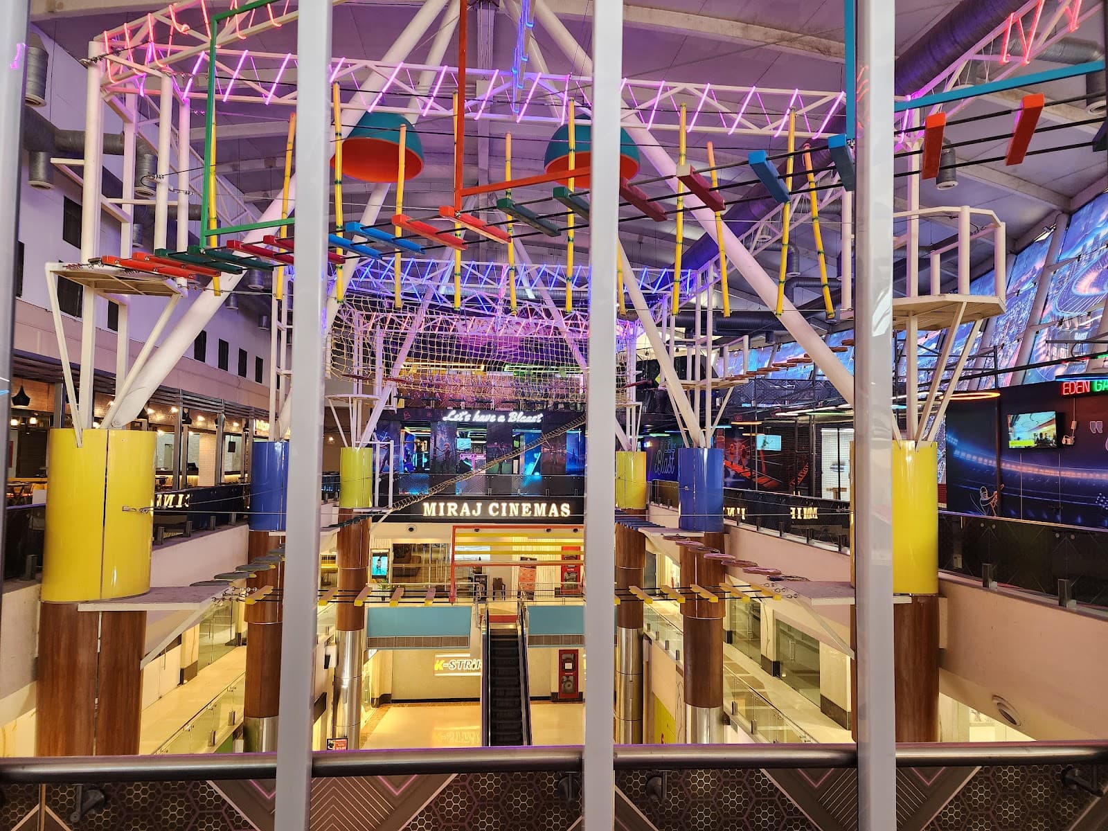 Blaast bowling venue